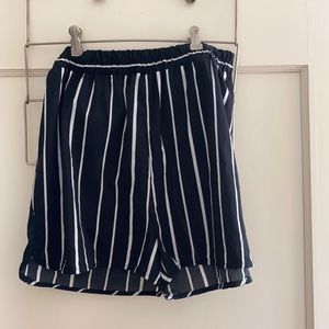 Silky striped shorts